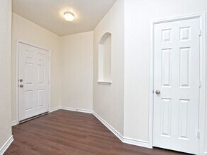 14521 Gurney's Eagle Dr in Elgin, TX - Building Photo - Building Photo