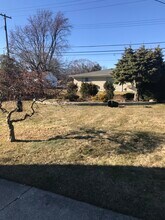 22031 Lester St in Clinton Township, MI - Building Photo - Building Photo