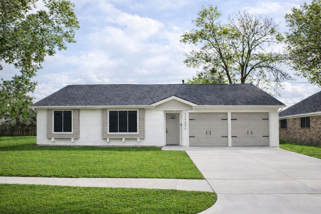 11123 Sageview Dr in Houston, TX - Building Photo