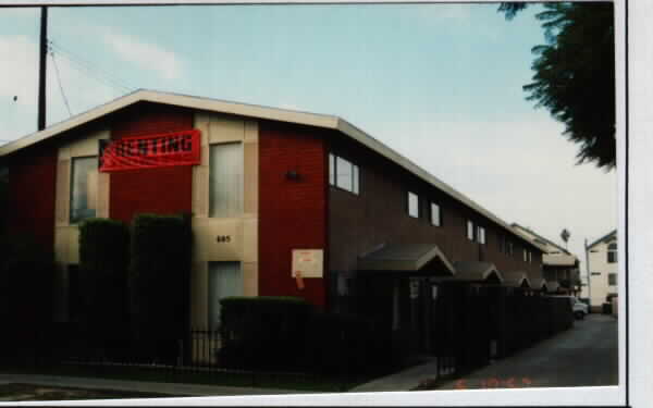 605 Walnut Ave in Long Beach, CA - Building Photo - Building Photo