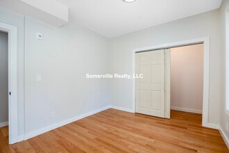 27 Linden St, Unit 3 in Somerville, MA - Building Photo - Building Photo