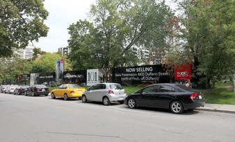 28 Erskine Ave in Toronto, ON - Building Photo