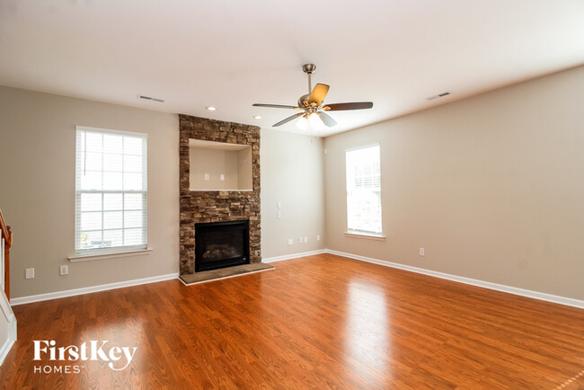 3702 Single Leaf Cir in High Point, NC - Foto de edificio - Building Photo