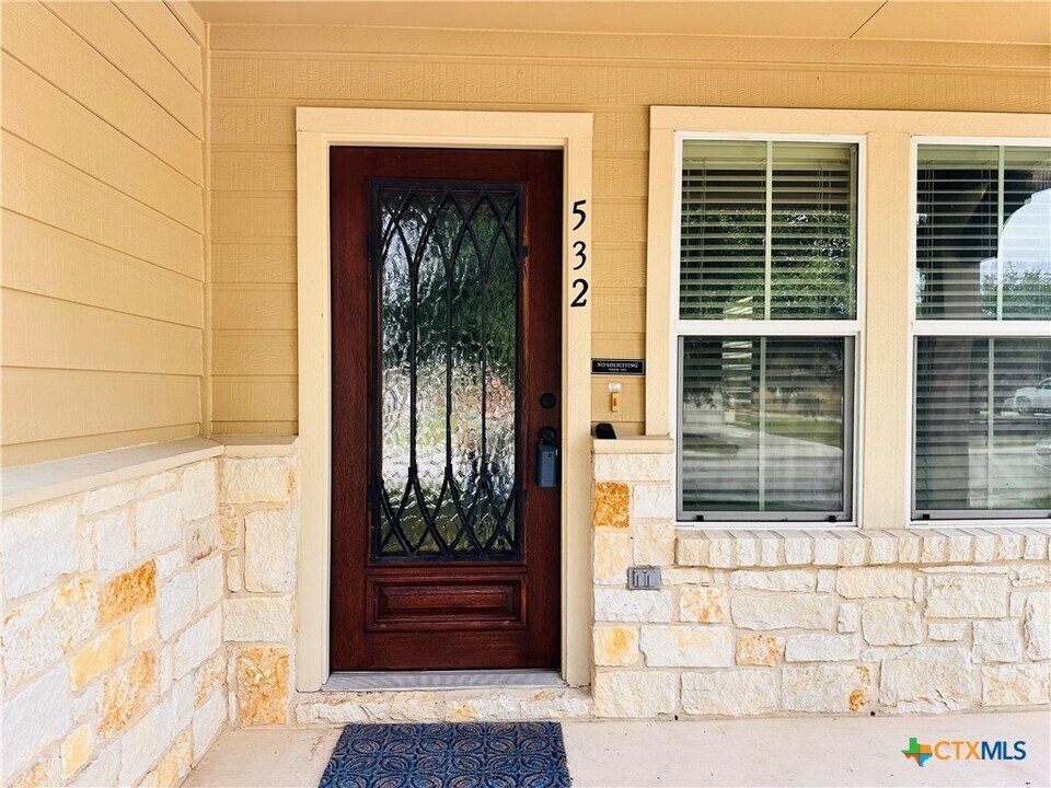 532 Magnolia Wind in New Braunfels, TX - Building Photo