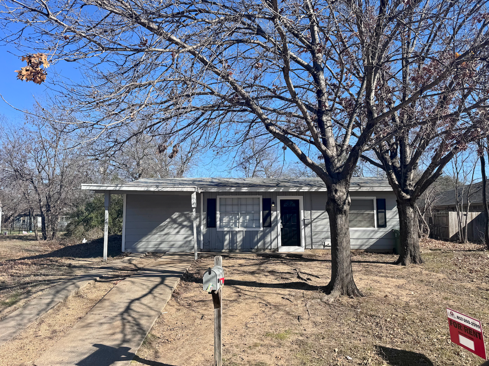 2824 Birch Park Dr in Richland Hills, TX - Building Photo