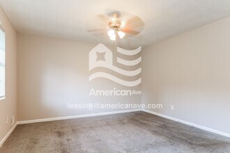 229 W Canterbury Dr in Jonesboro, GA - Building Photo - Building Photo