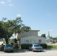 3740 W. Hallandale Beach Blvd. in Hollywood, FL - Building Photo - Building Photo