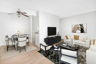 2630 N. Hampden Court in Chicago, IL - Building Photo - Building Photo