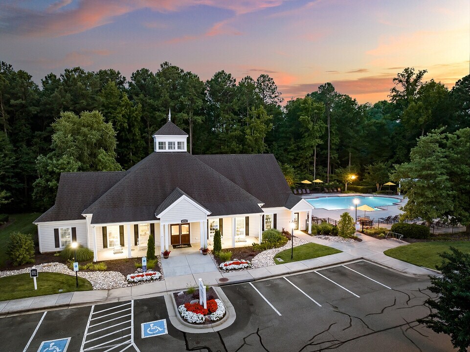 Abberly Twin Hickory Apartment Homes in Glen Allen, VA - Foto de edificio