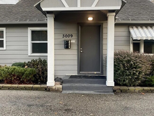 3009 W Overland Rd in Boise, ID - Foto de edificio - Building Photo