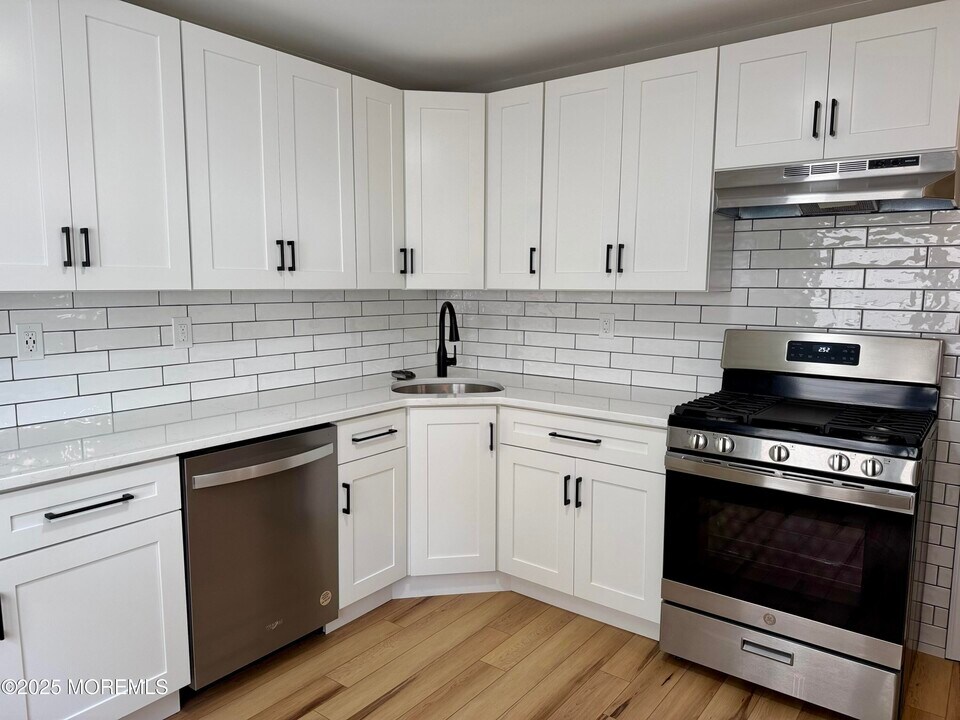 15 Roosevelt Dr in Brick, NJ - Building Photo