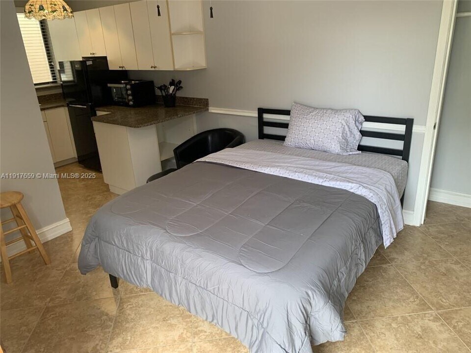 2021 SW 38th Ave in Fort Lauderdale, FL - Building Photo