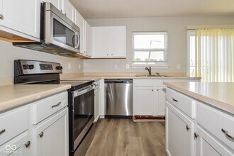 9235 Delphi Ct in Indianapolis, IN - Building Photo - Building Photo