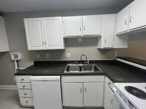 1614 Flynnwood Dr in Charlotte, NC - Building Photo - Building Photo