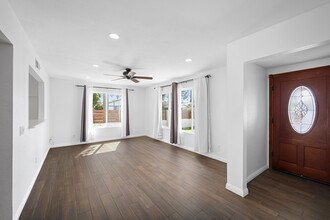 10875 Barbados Way in San Diego, CA - Building Photo - Building Photo