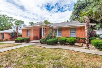 2012 Atlantic St in Dallas, TX - Building Photo - Building Photo