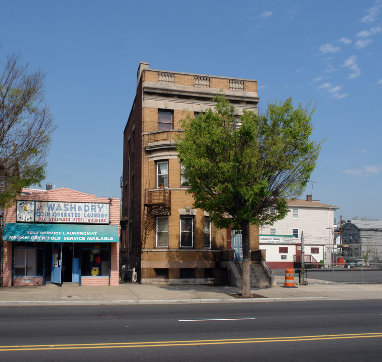 1163 Broad St in Newark, NJ - Foto de edificio