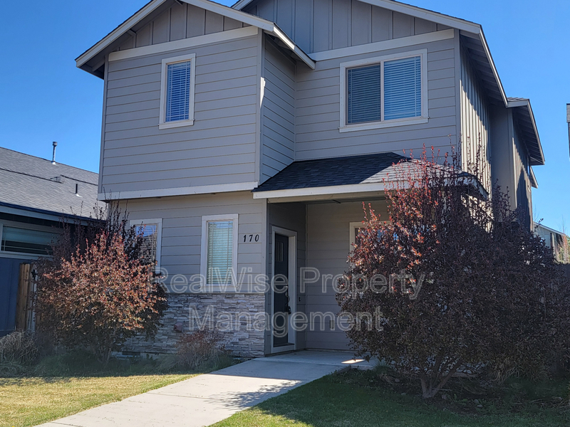 170 NW 30th St in Redmond, OR - Building Photo