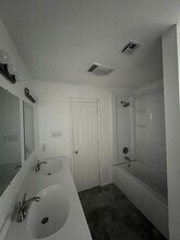 2236 Labarre St in Mandeville, LA - Foto de edificio - Building Photo