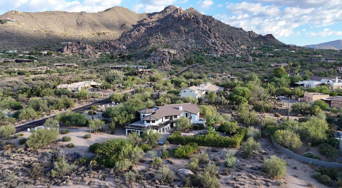 6831 E Stagecoach Pass in Carefree, AZ - Building Photo