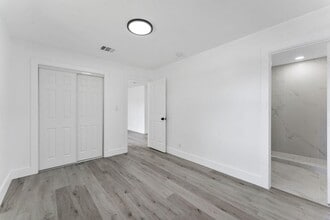 317 NW 3rd St in Deerfield Beach, FL - Foto de edificio - Building Photo