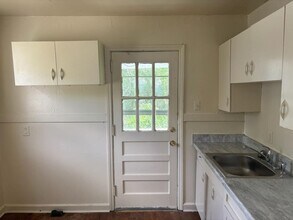 1111 Sykes Ave in Greensboro, NC - Building Photo - Building Photo