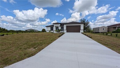 9054 Lamkin Cir in La Belle, FL - Building Photo - Building Photo