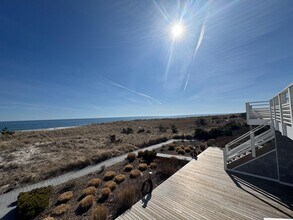 539 Dune Rd in Westhampton Beach, NY - Building Photo - Building Photo