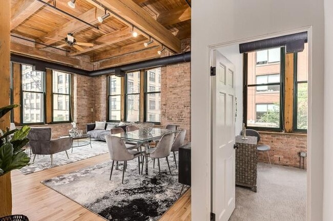 property at 331 S Peoria St