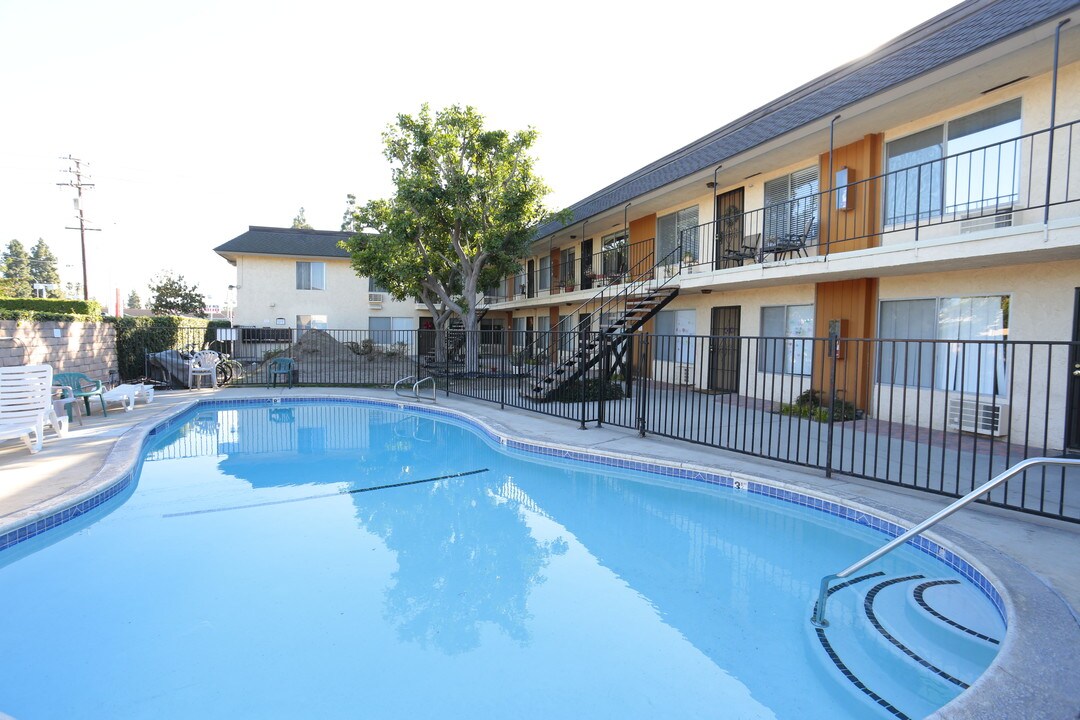 Garden Bay Apartments in Garden Grove, CA - Foto de edificio