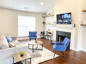 4348 Todd Rd in Braselton, GA - Building Photo