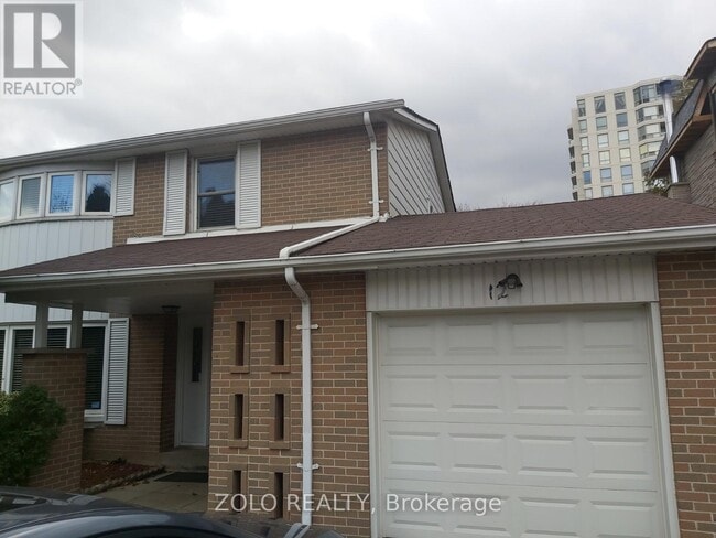 property at 12 Glenstroke Dr