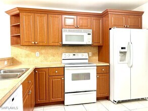 4606 SE 5th Ave in Cape Coral, FL - Building Photo - Building Photo