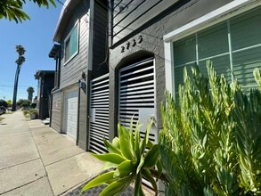 2731 Chestnut St in Oakland, CA - Foto de edificio - Building Photo