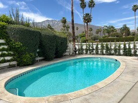1111 S San Joaquin Dr in Palm Springs, CA - Building Photo