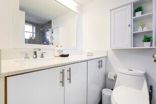 212 West Dr in North Bay Village, FL - Building Photo