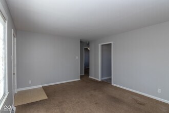 986 Rita Dr in Greenwood, IN - Building Photo - Building Photo