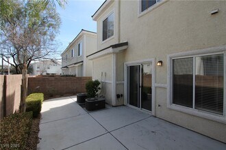 2568 Diplomacy Pointe Ct in Henderson, NV - Building Photo - Building Photo