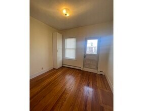 110 Quincy Ave-Unit -2 in Winthrop, MA - Building Photo - Building Photo