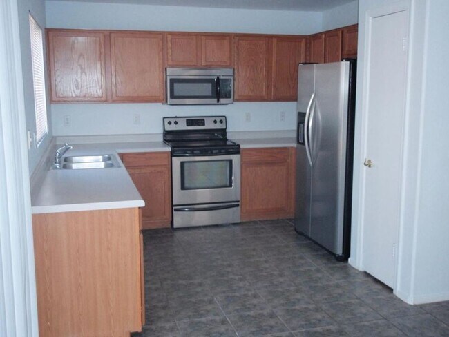 10626 W Poinsettia Dr in Avondale, AZ - Building Photo - Building Photo