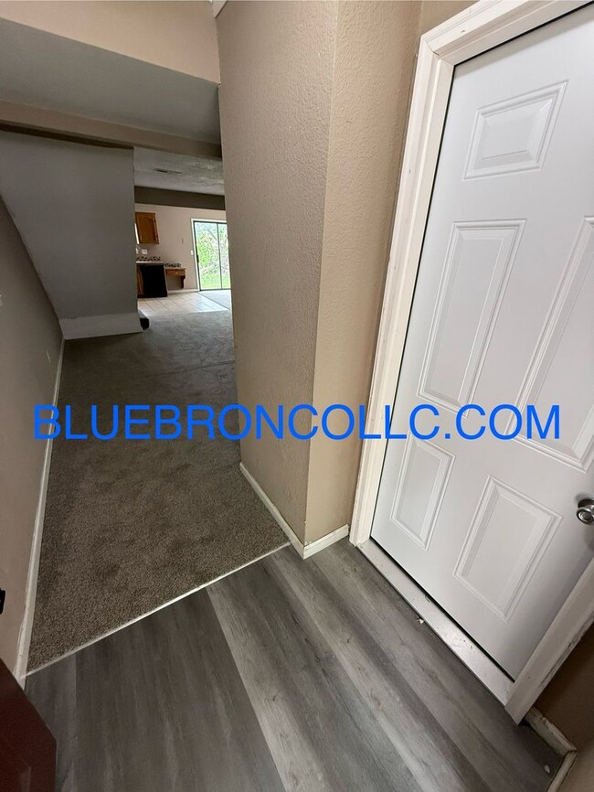 153 SW Oxford Pl in Lee's Summit, MO - Building Photo - Building Photo