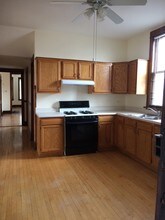 4937 W Grace St, Unit 2 Fl in Chicago, IL - Building Photo - Building Photo
