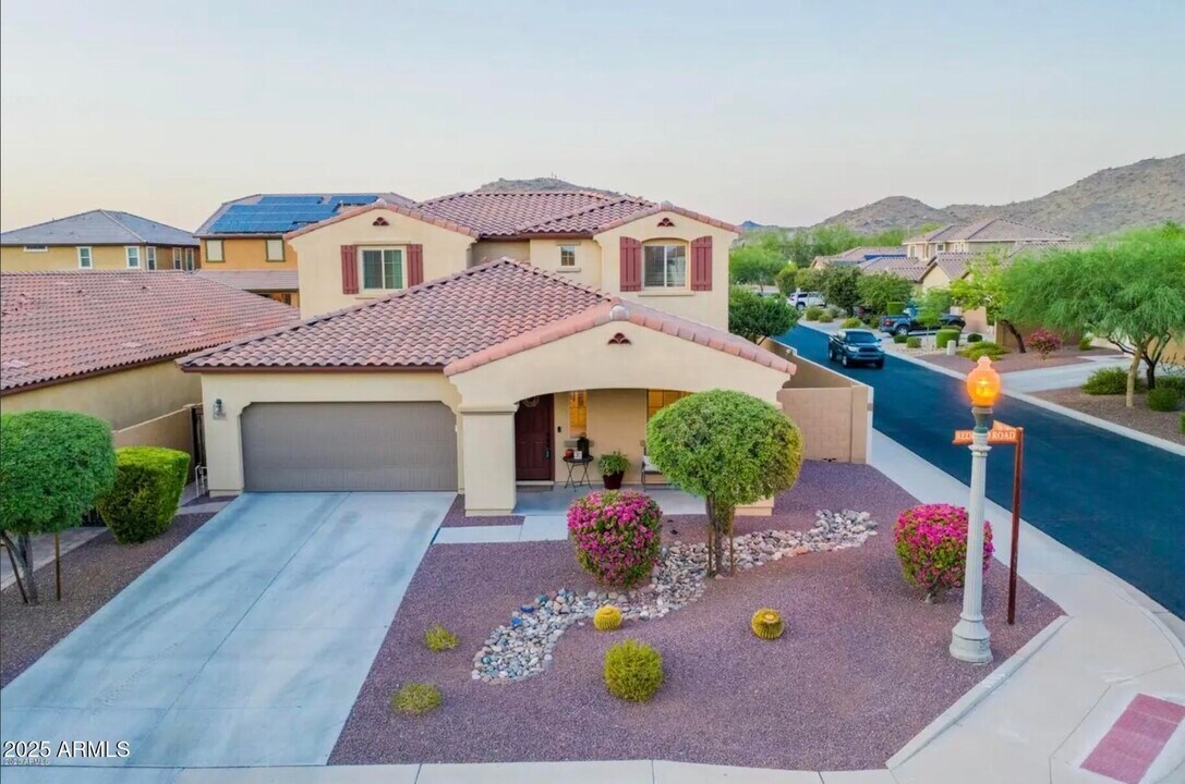 7538 W Redbird Rd in Peoria, AZ - Building Photo