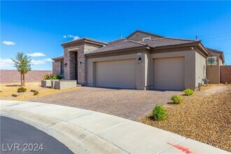 408 Dalton Crst Ave in Henderson, NV - Foto de edificio - Building Photo