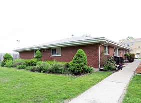 128 E Lorraine Ave in Addison, IL - Building Photo