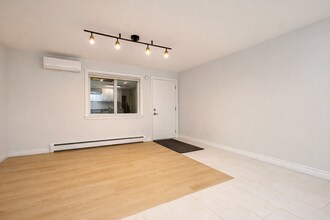 32483 Abercrombie Pl in Mission, BC - Building Photo - Building Photo
