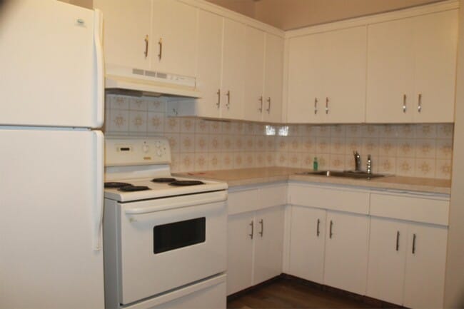 property at 10976 124 St
