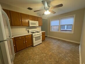 4934 Mulford St in Skokie, IL - Building Photo - Building Photo