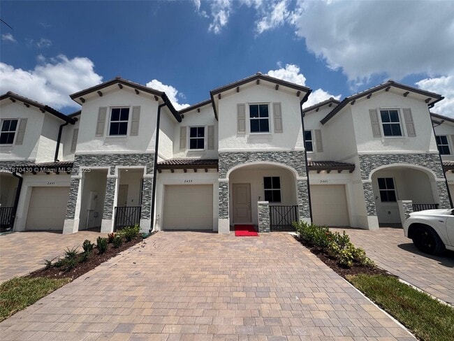 property at 2439 SE 28th St