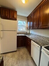 144 E Main St in Clinton, CT - Building Photo - Building Photo